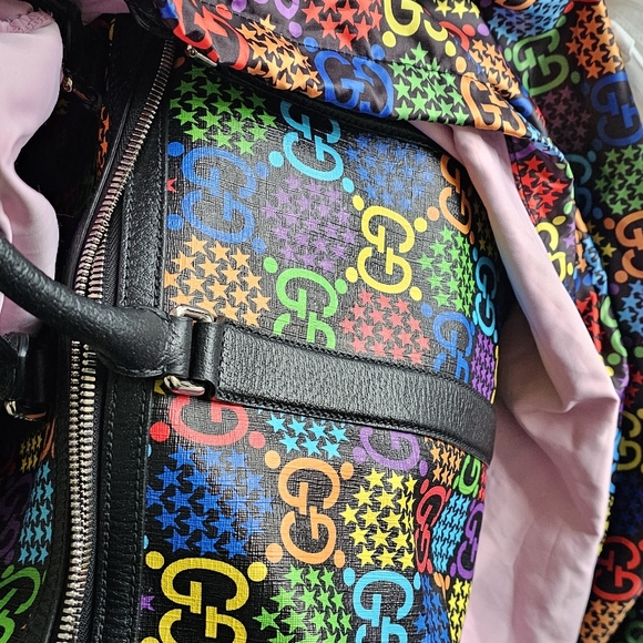 gently used Gucci Duffle Bag with Original Dust-bag Pride. Only worn 2 times. - Picture 12 of 12